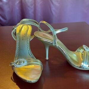 Gold high heeled sandals rhinestone buckle size 7.5